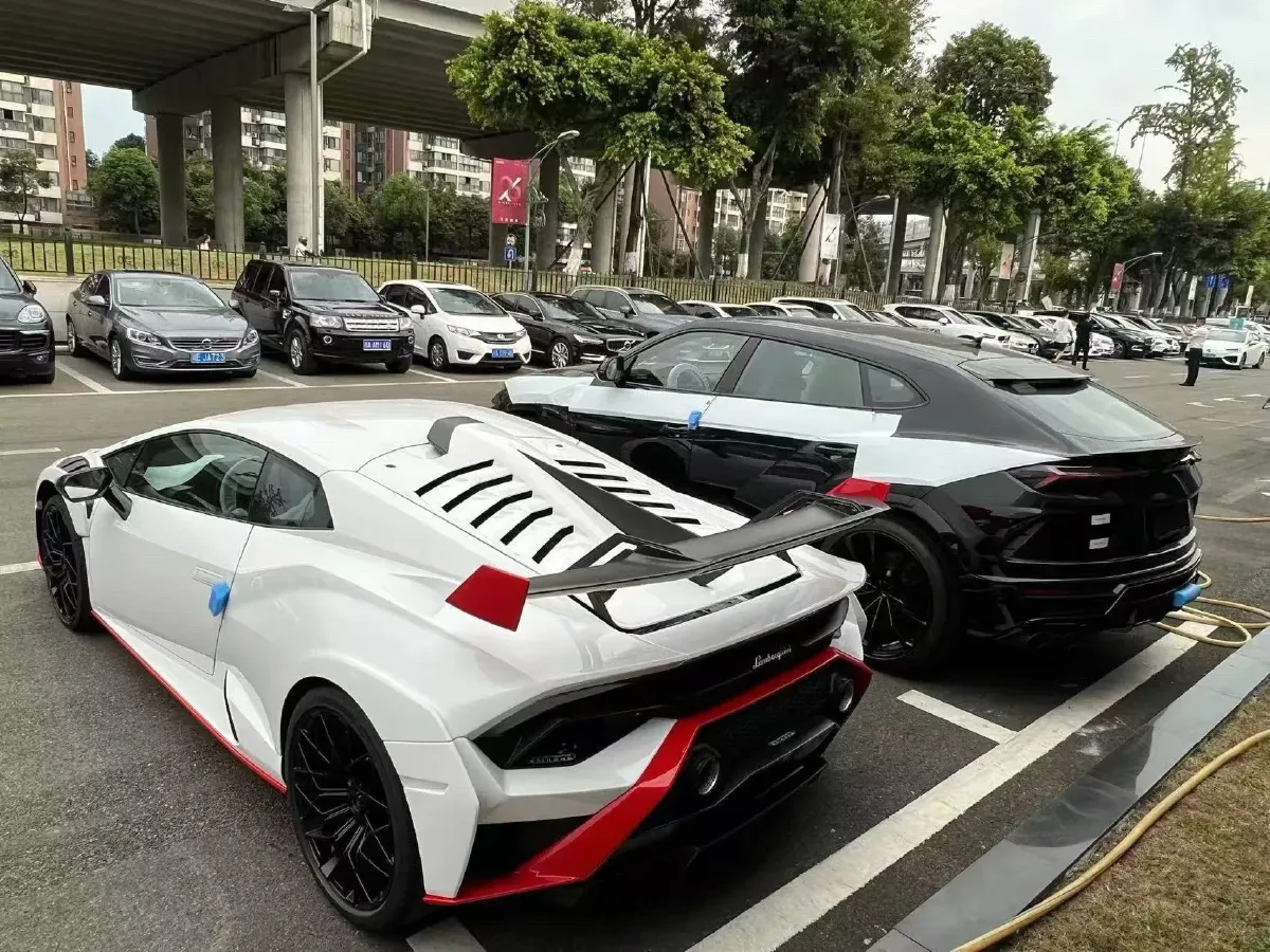 2021 Lamborghini Huracán 5.2L 640HP V10 7DCT,autocango,china used car exporter,china ev exporter,chinese used car exporter,chinese used ev exporter