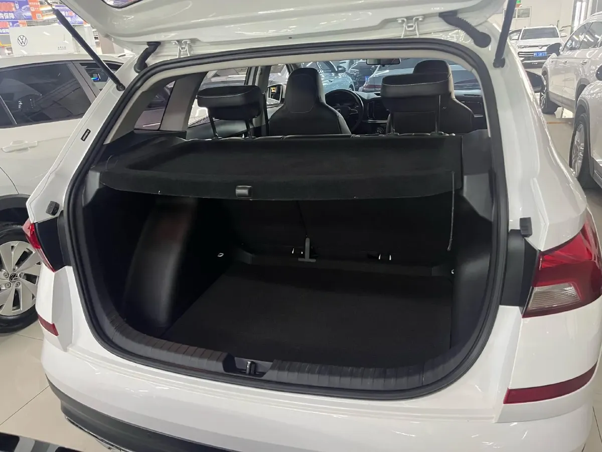 2021 Skoda Kamiq 1.5L 112HP L4 6AT,autocango,china used car exporter,china ev exporter,chinese used car exporter,chinese used ev exporter