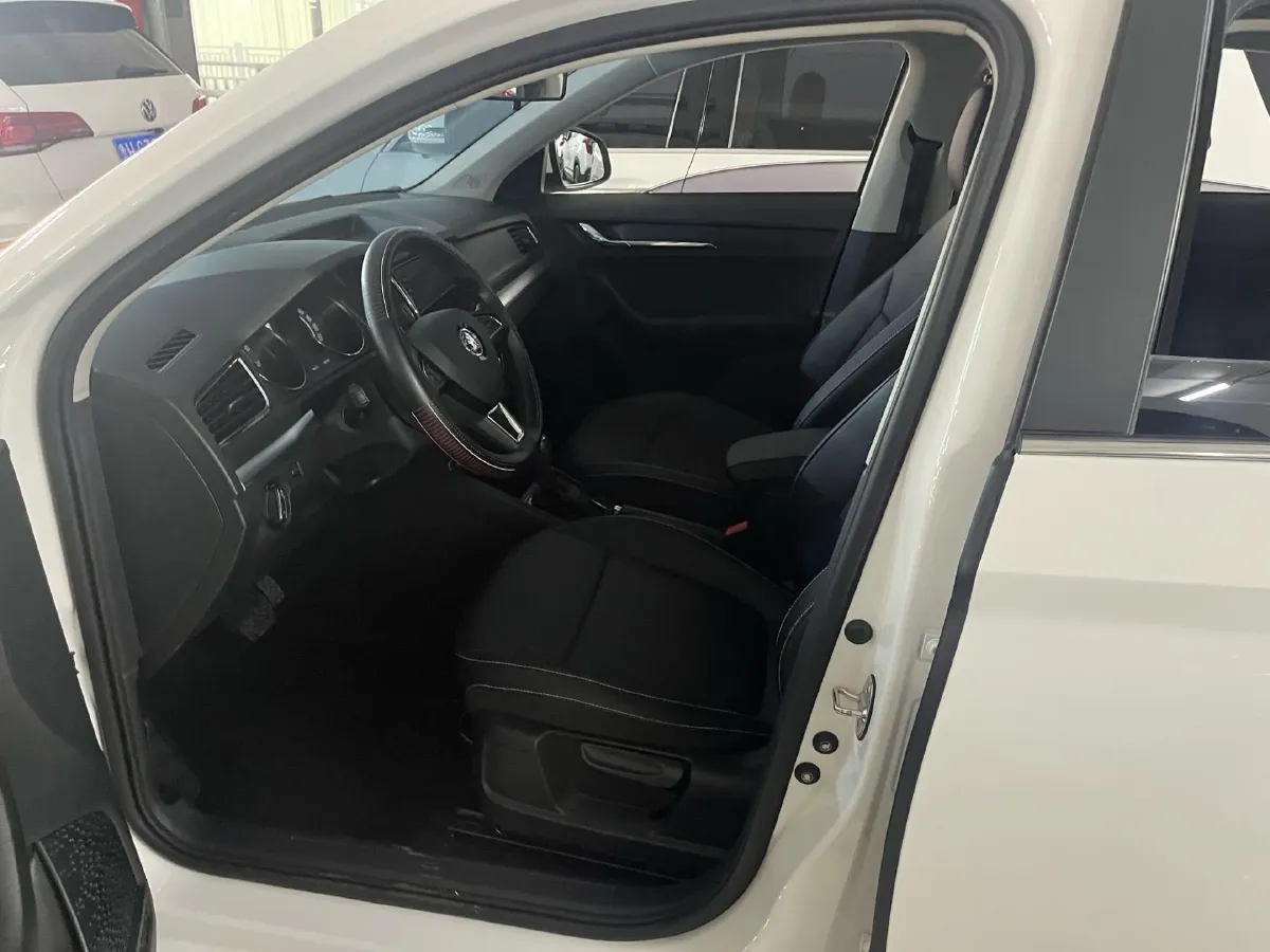 2021 Skoda Kamiq 1.5L 112HP L4 6AT,autocango,china used car exporter,china ev exporter,chinese used car exporter,chinese used ev exporter