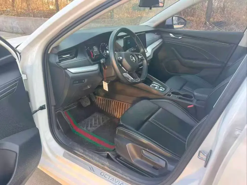 2020 Skoda Octavia 1.2T 116HP L4 7DCT,autocango,china used car exporter,china ev exporter,chinese used car exporter,chinese used ev exporter
