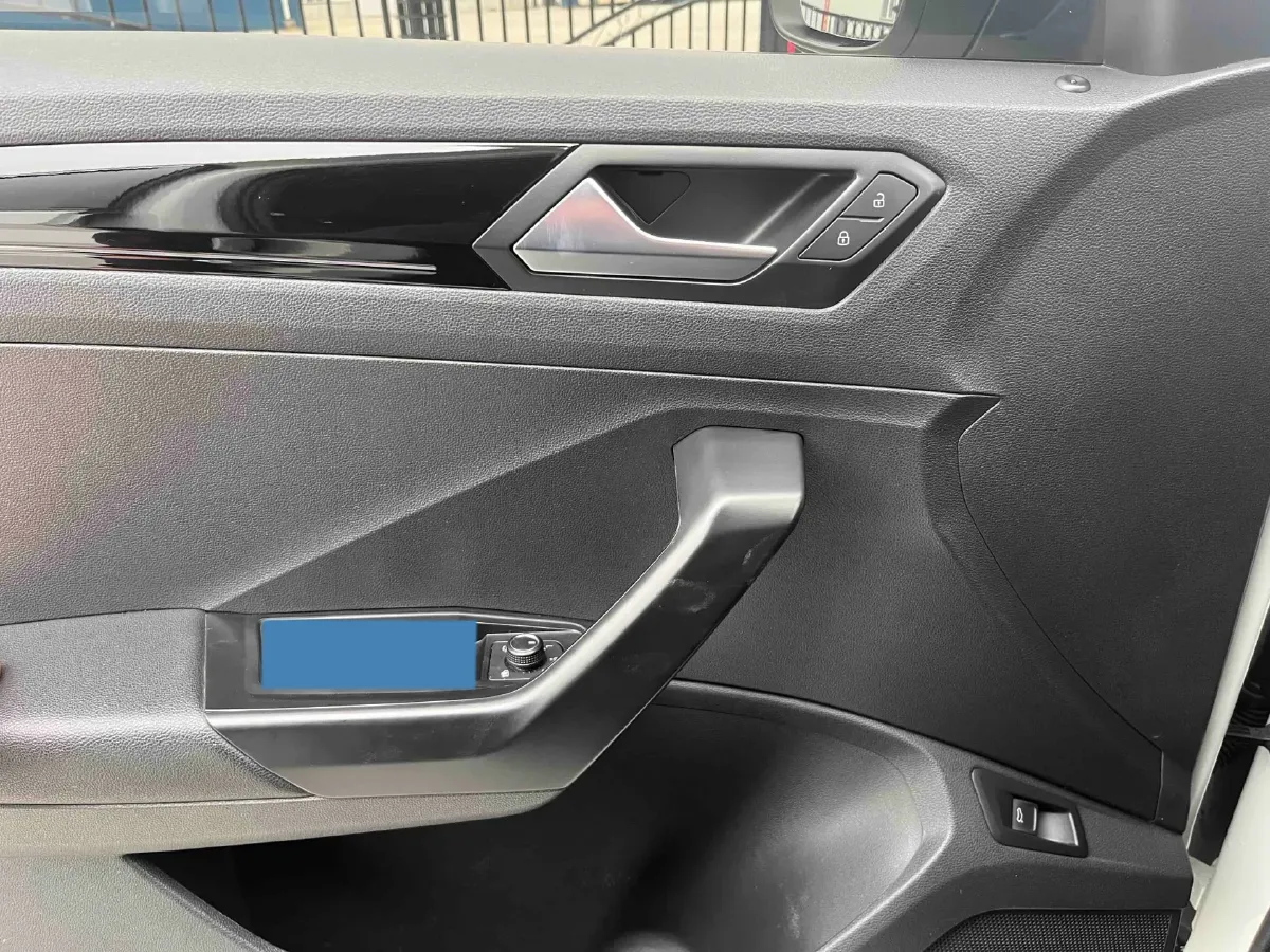 2021 Volkswagen T-Roc 1.4T 150HP L4 7DCT,autocango,china used car exporter,china ev exporter,chinese used car exporter,chinese used ev exporter