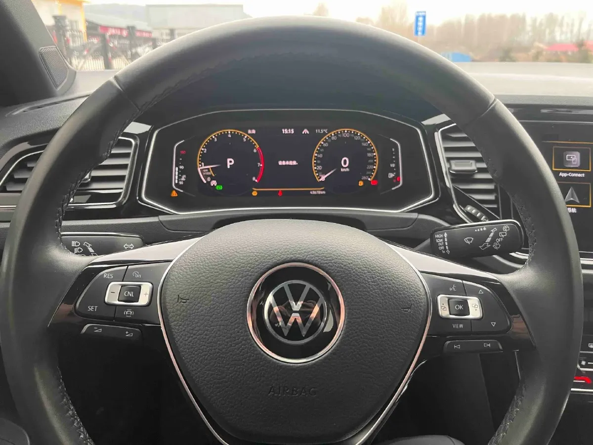 2021 Volkswagen T-Roc 1.4T 150HP L4 7DCT,autocango,china used car exporter,china ev exporter,chinese used car exporter,chinese used ev exporter