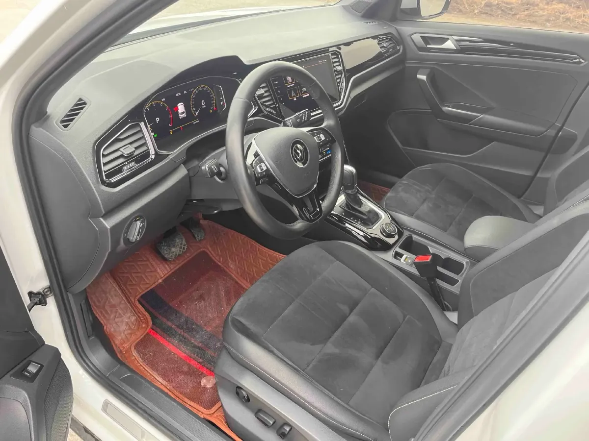 2021 Volkswagen T-Roc 1.4T 150HP L4 7DCT,autocango,china used car exporter,china ev exporter,chinese used car exporter,chinese used ev exporter