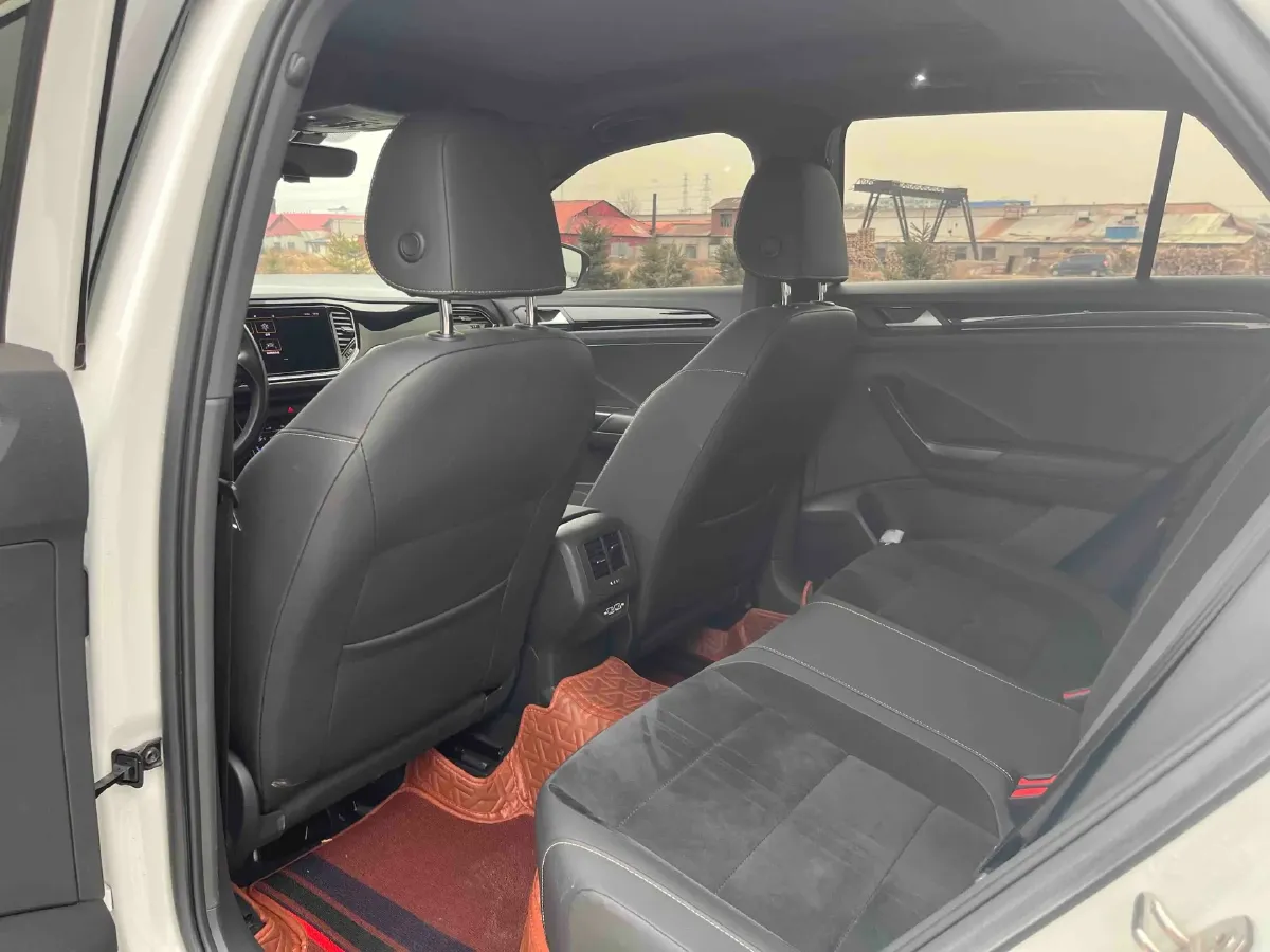 2021 Volkswagen T-Roc 1.4T 150HP L4 7DCT,autocango,china used car exporter,china ev exporter,chinese used car exporter,chinese used ev exporter