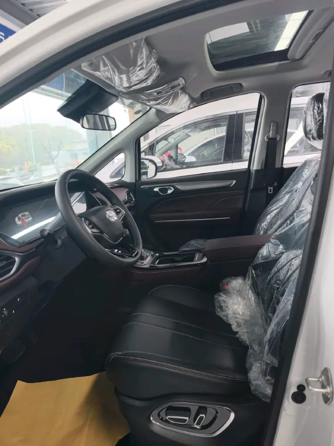 2023 GAC Trumpchi M6 1.5T 177HP L4 7DCT,autocango,china used car exporter,china ev exporter,chinese used car exporter,chinese used ev exporter