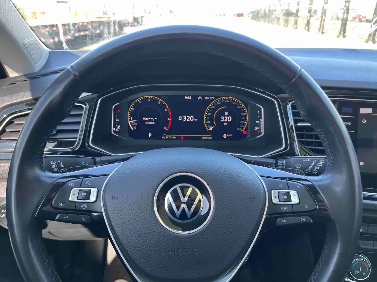 2022 Volkswagen T-Roc 1.4T 150HP L4 7DCT,autocango,china used car exporter,china ev exporter,chinese used car exporter,chinese used ev exporter