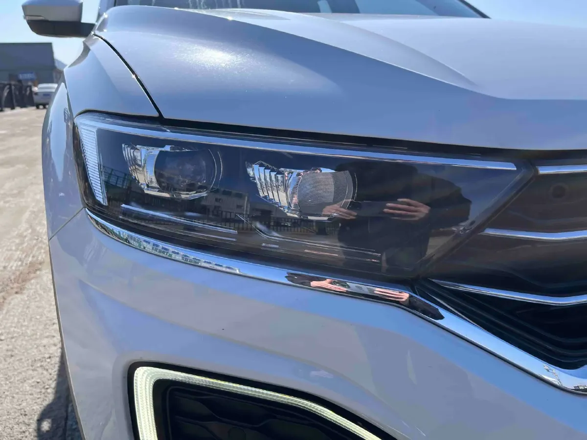 2022 Volkswagen T-Roc 1.4T 150HP L4 7DCT,autocango,china used car exporter,china ev exporter,chinese used car exporter,chinese used ev exporter