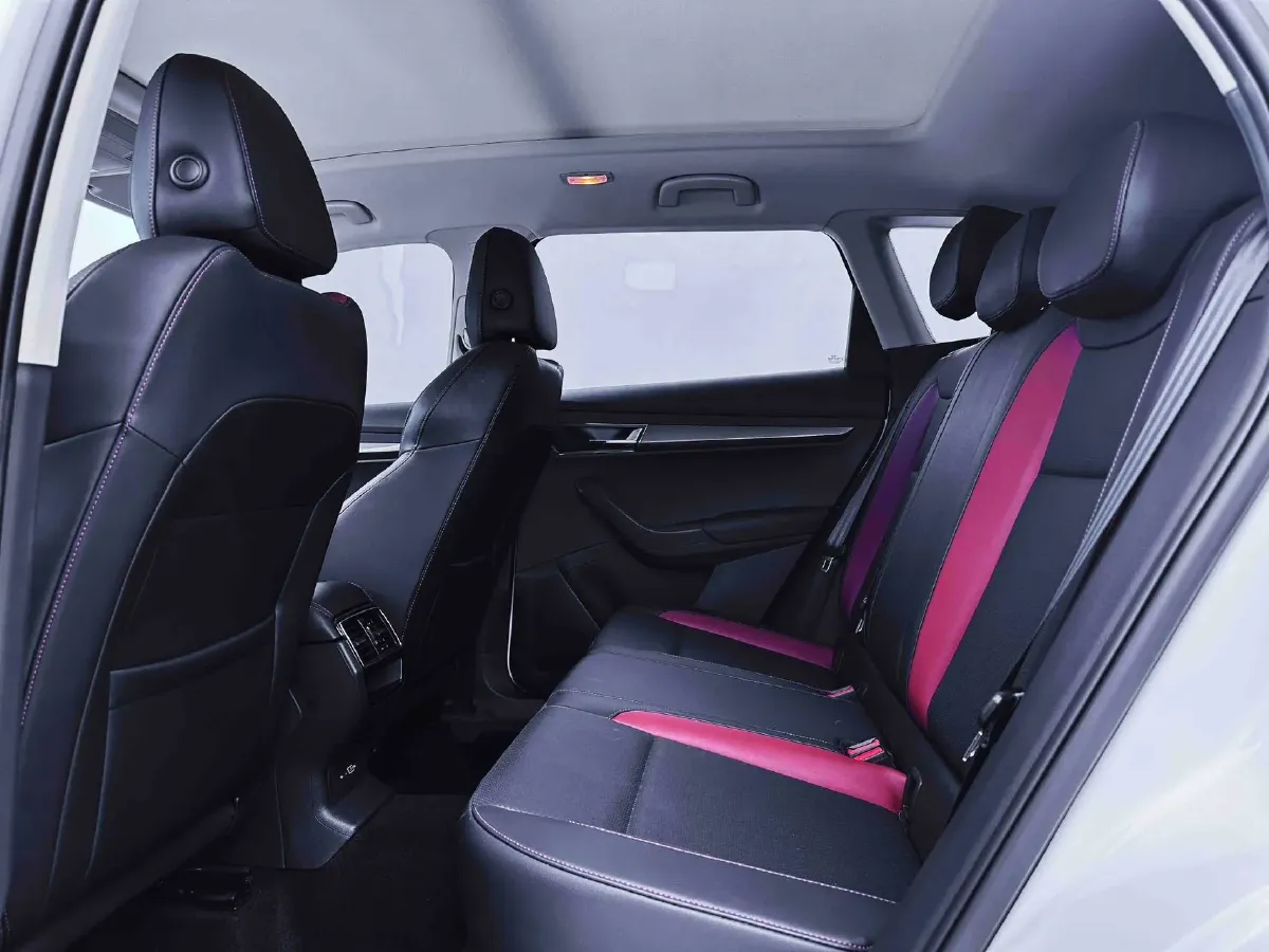 2023 Skoda Karoq 1.4T 150HP L4 7DCT,autocango,china used car exporter,china ev exporter,chinese used car exporter,chinese used ev exporter