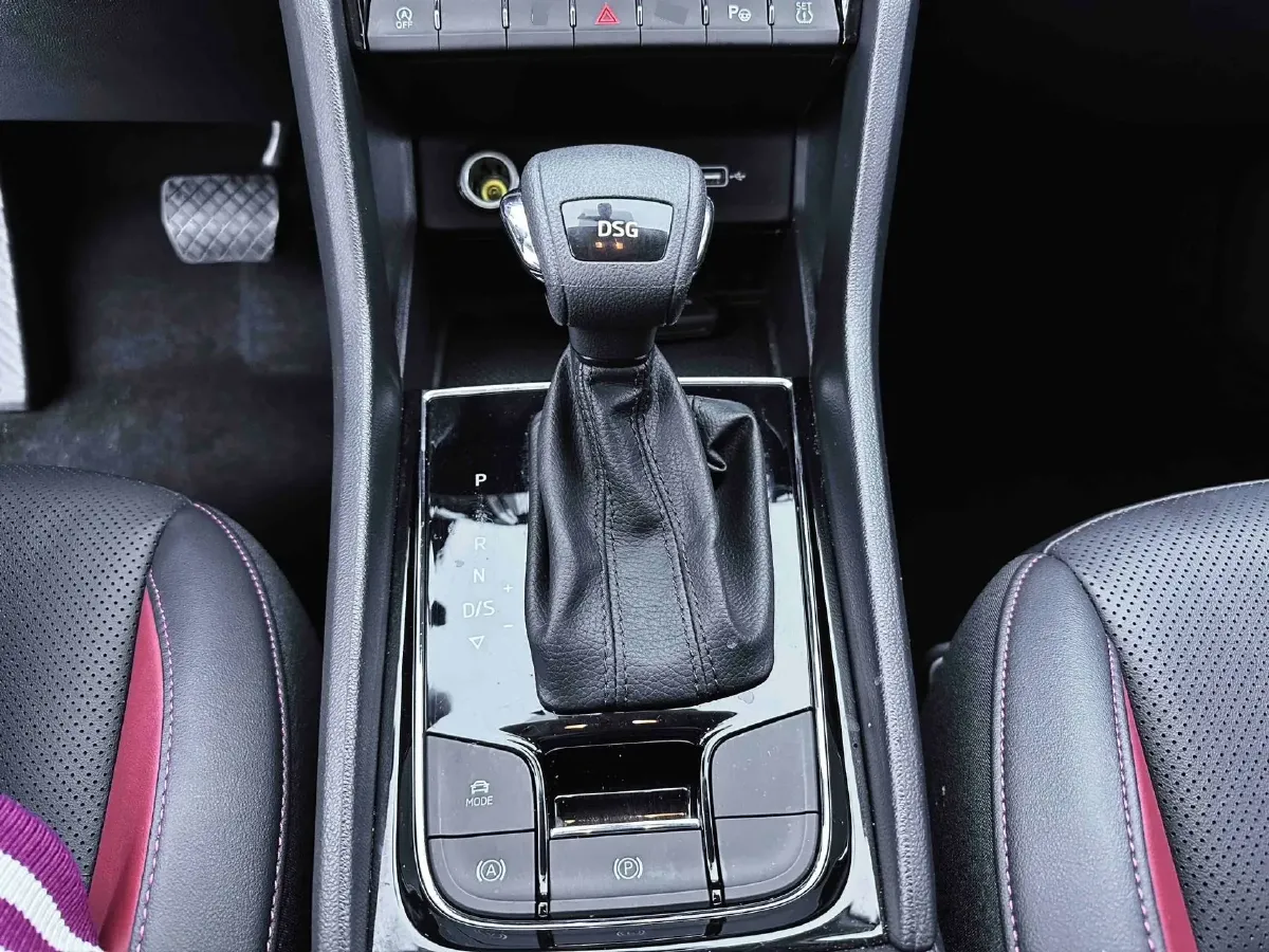 2023 Skoda Karoq 1.4T 150HP L4 7DCT,autocango,china used car exporter,china ev exporter,chinese used car exporter,chinese used ev exporter