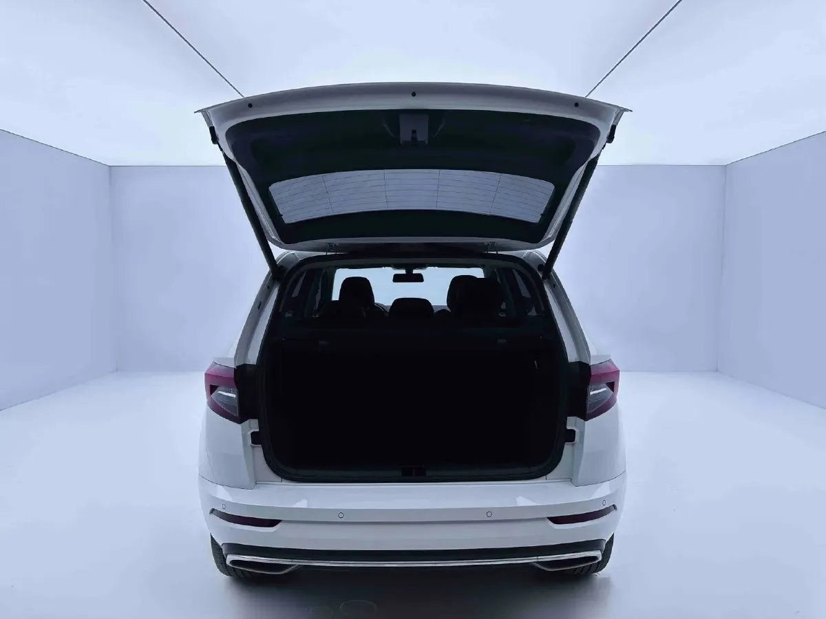 2023 Skoda Karoq 1.4T 150HP L4 7DCT,autocango,china used car exporter,china ev exporter,chinese used car exporter,chinese used ev exporter