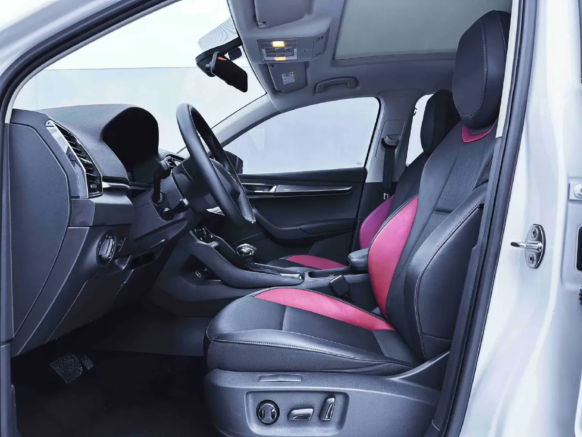 2023 Skoda Karoq 1.4T 150HP L4 7DCT,autocango,china used car exporter,china ev exporter,chinese used car exporter,chinese used ev exporter