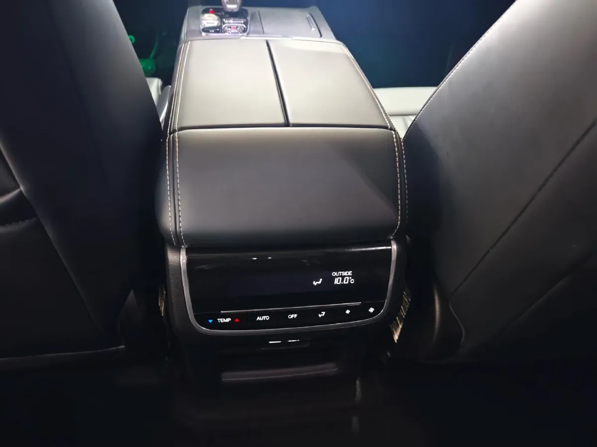 2024 GAC Trumpchi GS8 2.0T 252HP L4 8AT,autocango,china used car exporter,china ev exporter,chinese used car exporter,chinese used ev exporter