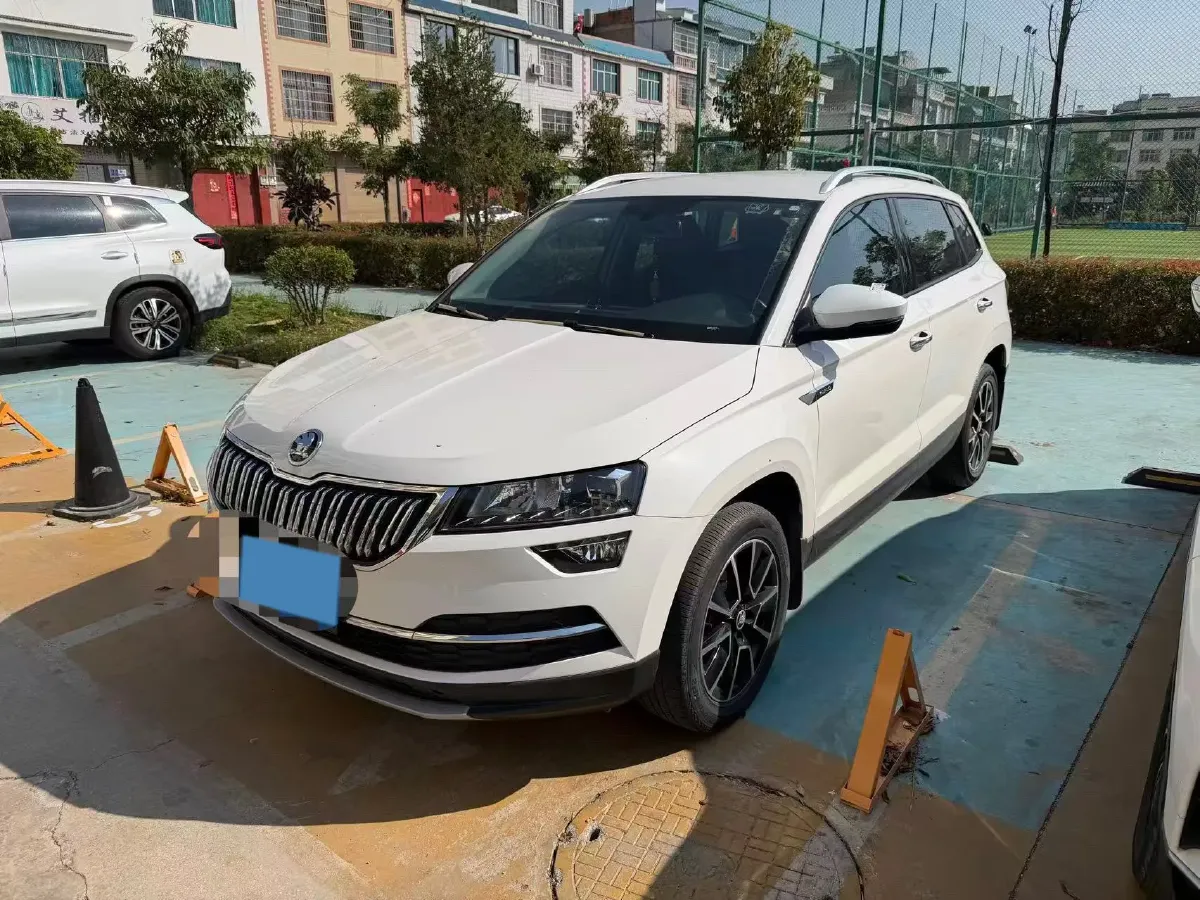 2020 Skoda Karoq 1.4T 150HP L4 7DCT,autocango,china used car exporter,china ev exporter,chinese used car exporter,chinese used ev exporter