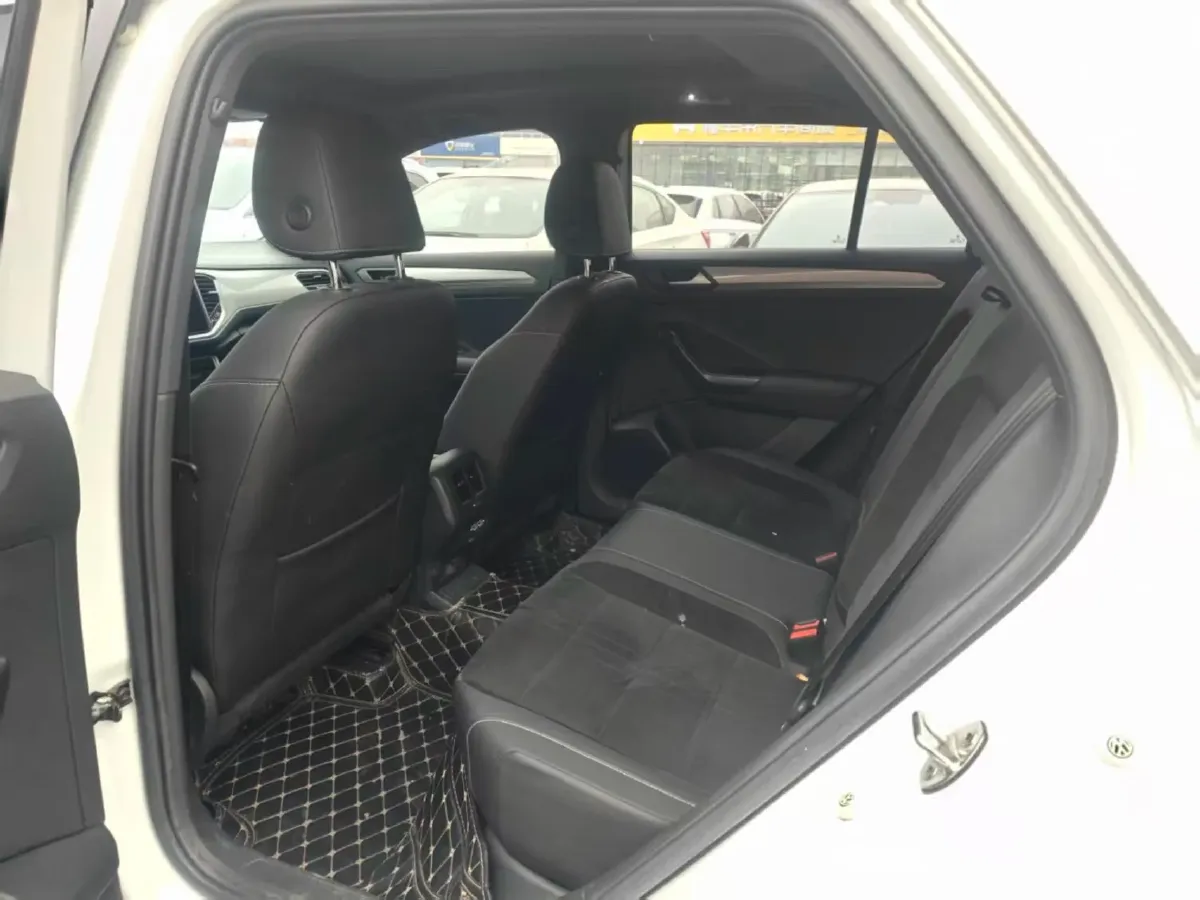 2021 Volkswagen T-Roc 1.4T 150HP L4 7DCT,autocango,china used car exporter,china ev exporter,chinese used car exporter,chinese used ev exporter