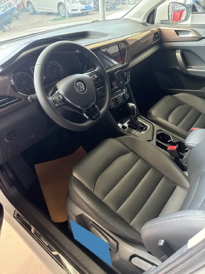 2019 MINI MINI 1.5T 102HP L3 7DCT,autocango,china used car exporter,china ev exporter,chinese used car exporter,chinese used ev exporter