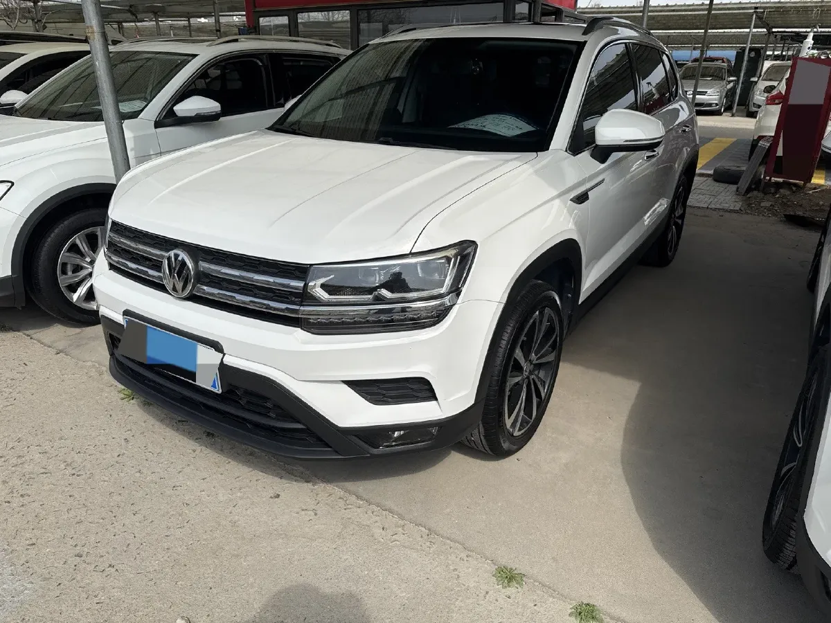 2019 MINI MINI 1.5T 102HP L3 7DCT,autocango,china used car exporter,china ev exporter,chinese used car exporter,chinese used ev exporter