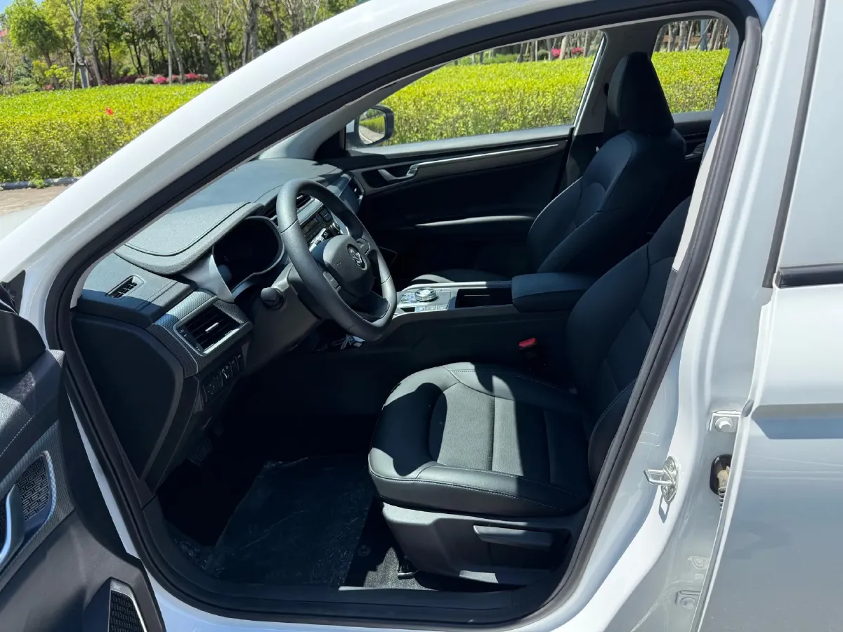 2023 Livan Maple 60s BEV 52.56KWH,autocango,china used car exporter,china ev exporter,chinese used car exporter,chinese used ev exporter