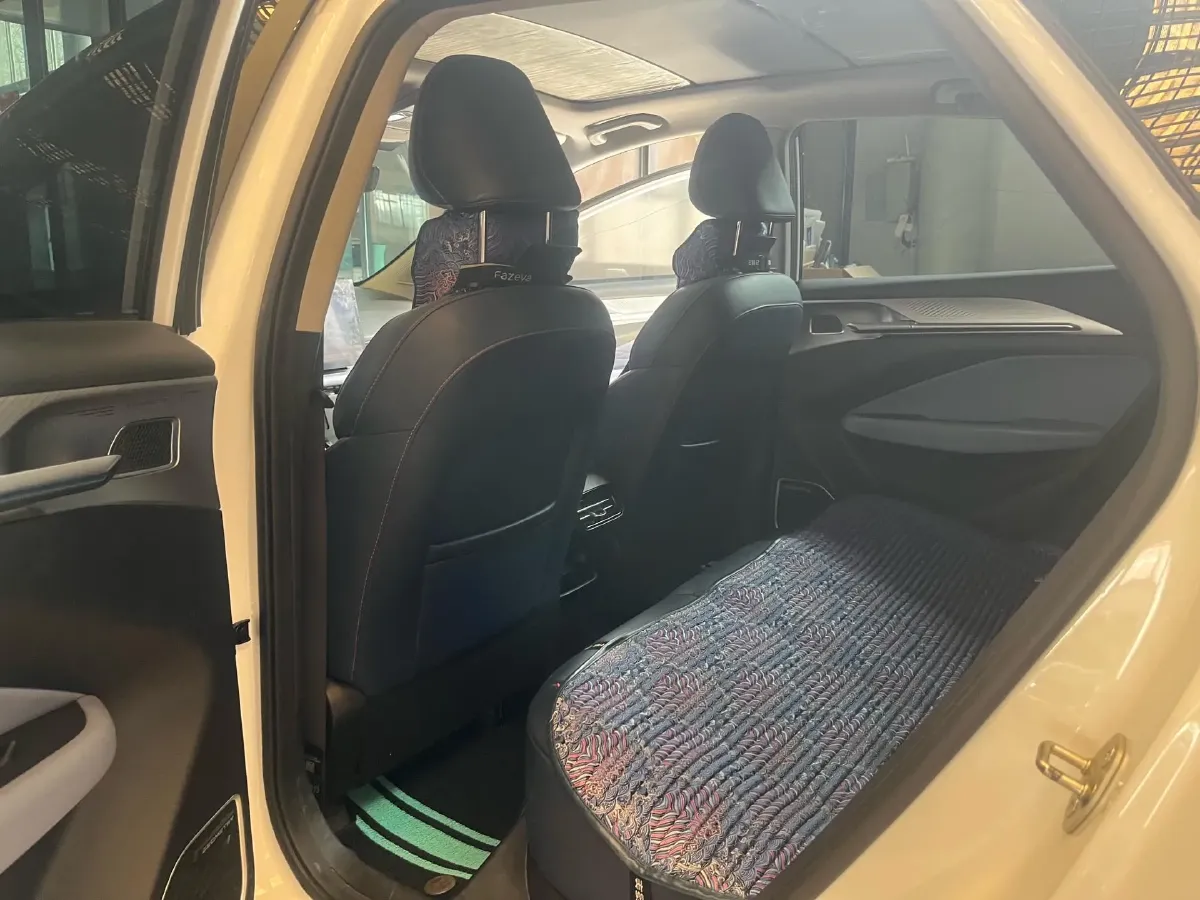 2022 Ruichi Auto ED71 BEV 60.152KWH,autocango,china used car exporter,china ev exporter,chinese used car exporter,chinese used ev exporter