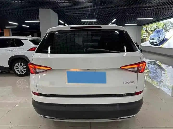 2019 Skoda Superb 2.0T 220HP L4 7DCT,autocango,china used car exporter,china ev exporter,chinese used car exporter,chinese used ev exporter