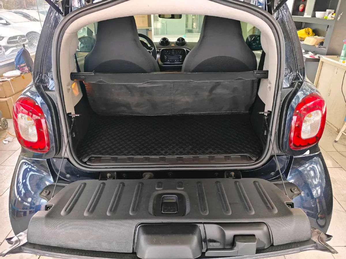 2017 Smart smart fortwo 0.9T 90HP L3 6DCT,autocango,china used car exporter,china ev exporter,chinese used car exporter,chinese used ev exporter