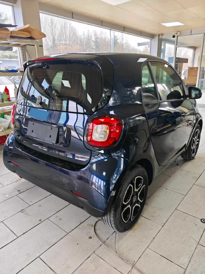 2017 Smart smart fortwo 0.9T 90HP L3 6DCT,autocango,china used car exporter,china ev exporter,chinese used car exporter,chinese used ev exporter