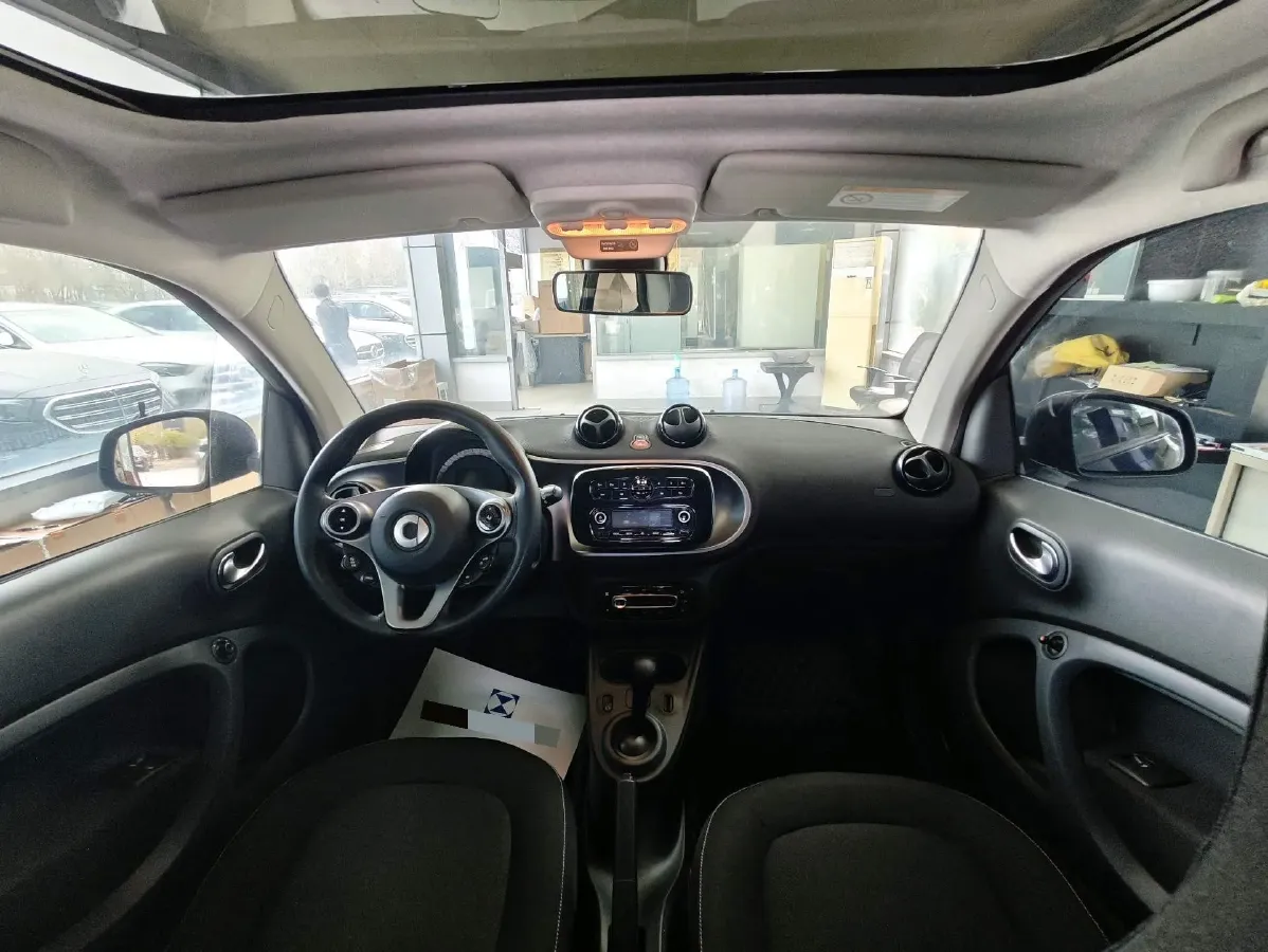 2017 Smart smart fortwo 0.9T 90HP L3 6DCT,autocango,china used car exporter,china ev exporter,chinese used car exporter,chinese used ev exporter