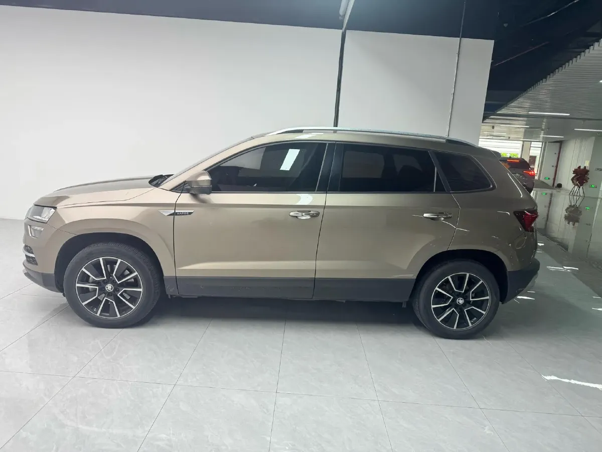 2020 Skoda Karoq 1.4T 150HP L4 7DCT,autocango,china used car exporter,china ev exporter,chinese used car exporter,chinese used ev exporter