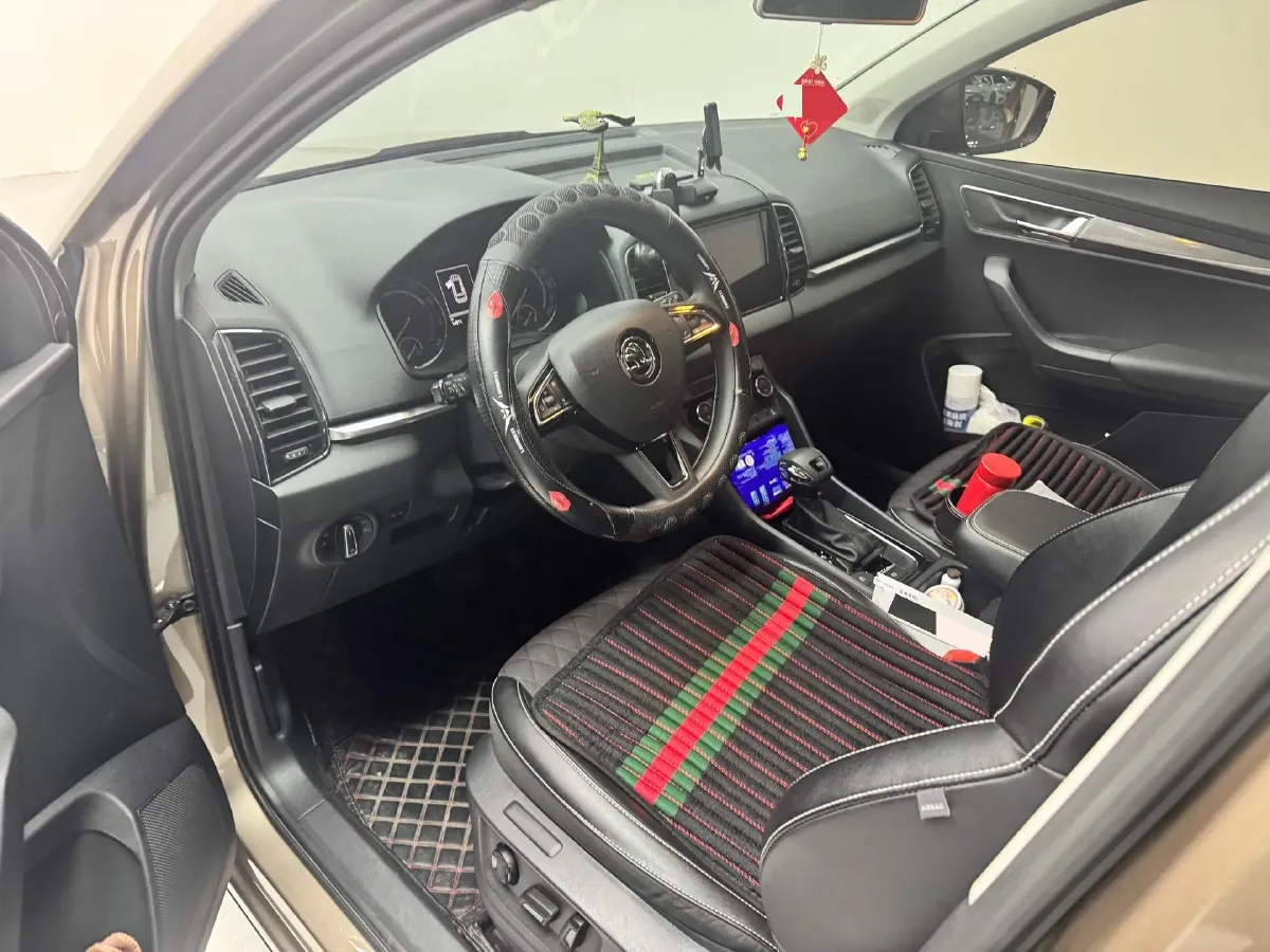 2020 Skoda Karoq 1.4T 150HP L4 7DCT,autocango,china used car exporter,china ev exporter,chinese used car exporter,chinese used ev exporter