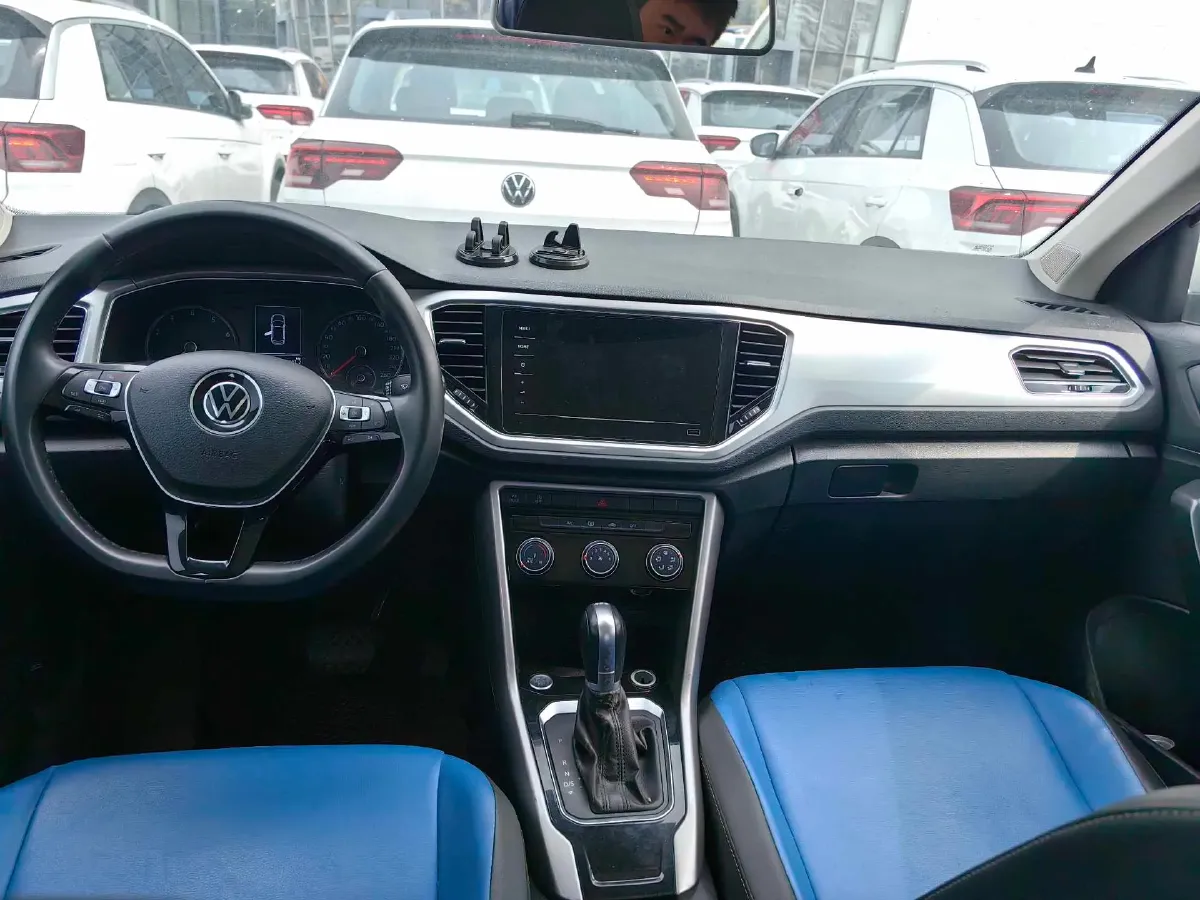 2023 Volkswagen T-Roc 1.4T 150HP L4 7DCT,autocango,china used car exporter,china ev exporter,chinese used car exporter,chinese used ev exporter