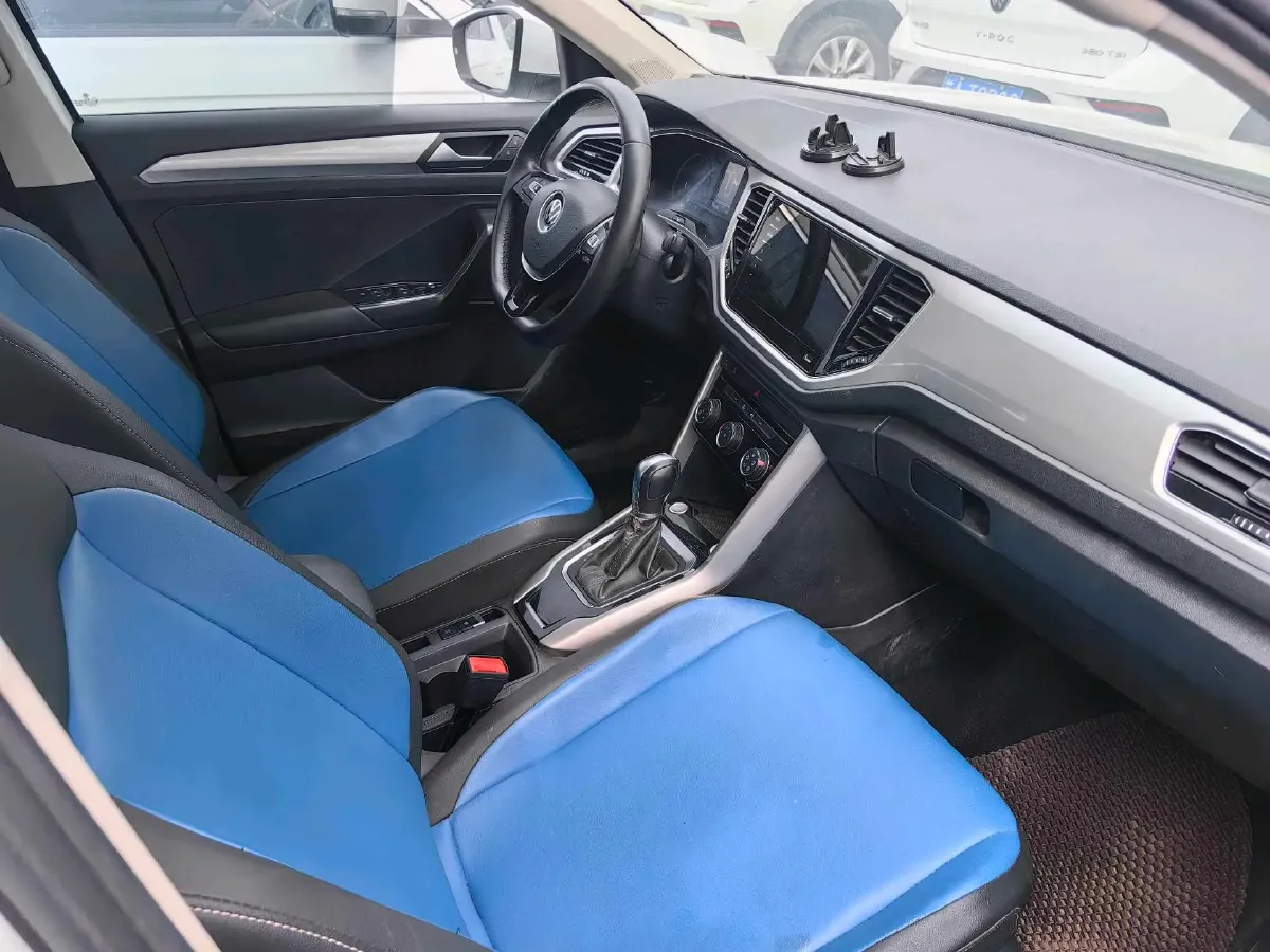 2023 Volkswagen T-Roc 1.4T 150HP L4 7DCT,autocango,china used car exporter,china ev exporter,chinese used car exporter,chinese used ev exporter