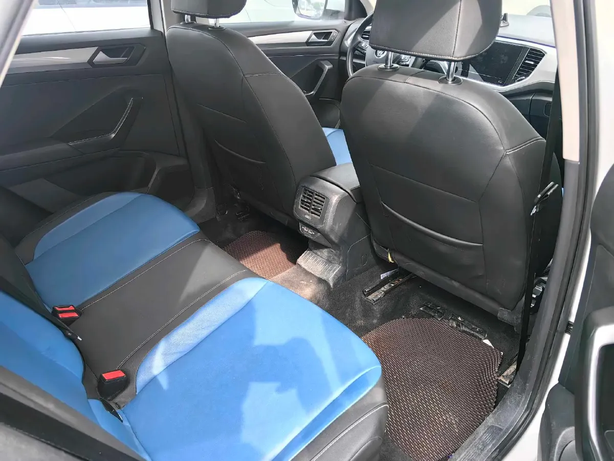 2023 Volkswagen T-Roc 1.4T 150HP L4 7DCT,autocango,china used car exporter,china ev exporter,chinese used car exporter,chinese used ev exporter