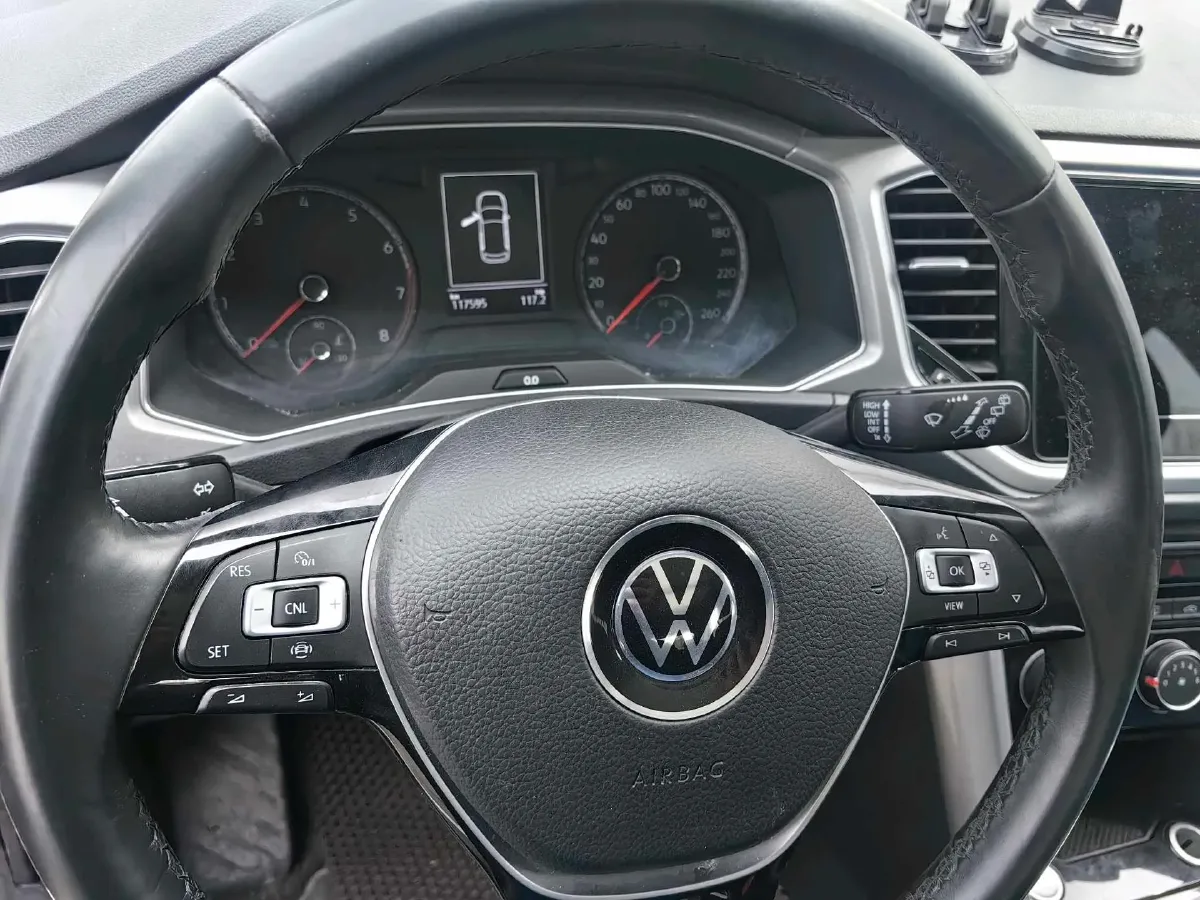 2023 Volkswagen T-Roc 1.4T 150HP L4 7DCT,autocango,china used car exporter,china ev exporter,chinese used car exporter,chinese used ev exporter