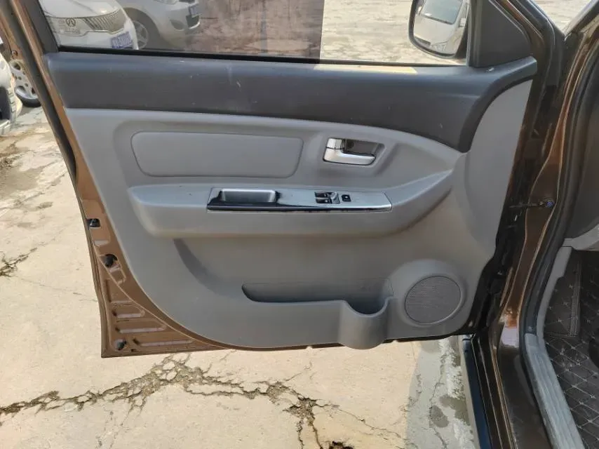 2016 BAIC WeiWang M35 1.5L 116HP L4 5MT,autocango,china used car exporter,china ev exporter,chinese used car exporter,chinese used ev exporter