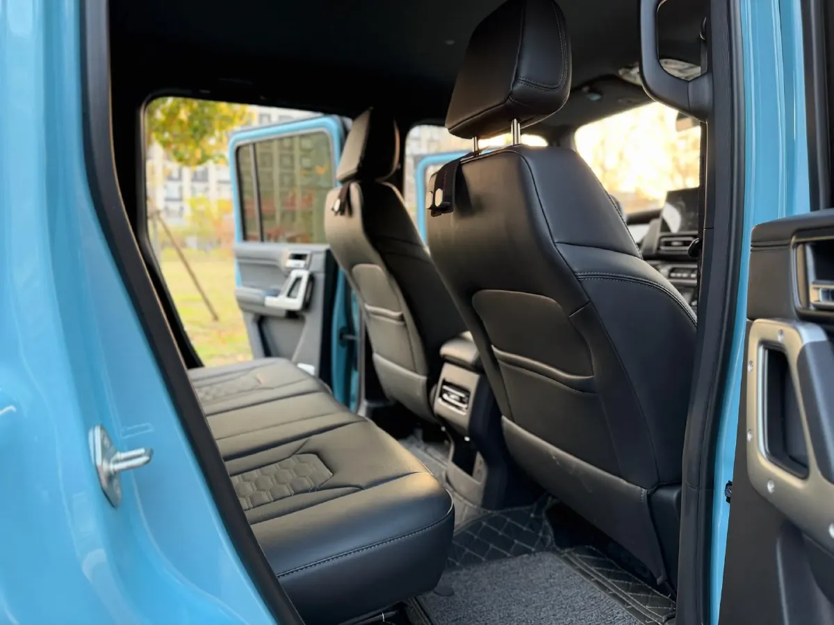 2025 212 212 T01 2.0T 252HP L4 8AT,autocango,china used car exporter,china ev exporter,chinese used car exporter,chinese used ev exporter