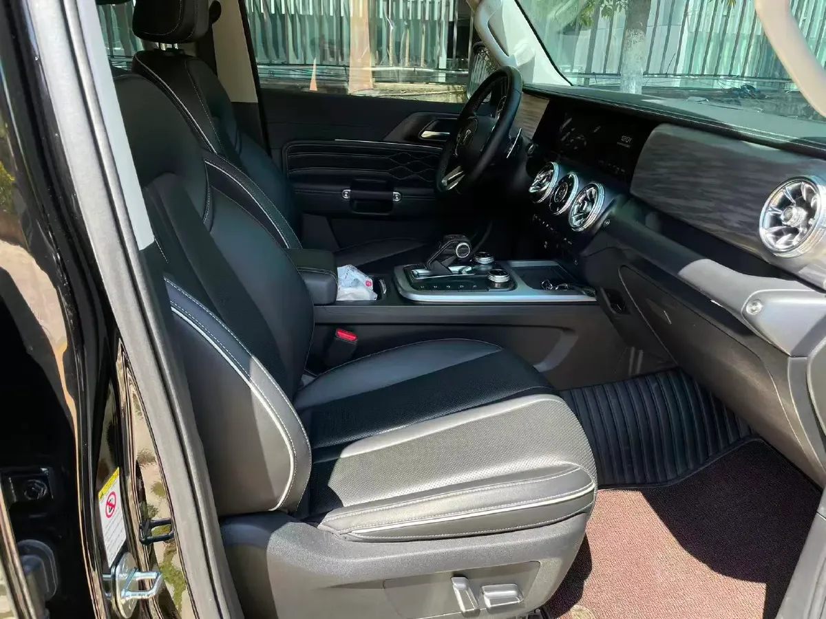 2021 Tank 300 2.0T 227HP L4 8AT,autocango,china used car exporter,china ev exporter,chinese used car exporter,chinese used ev exporter