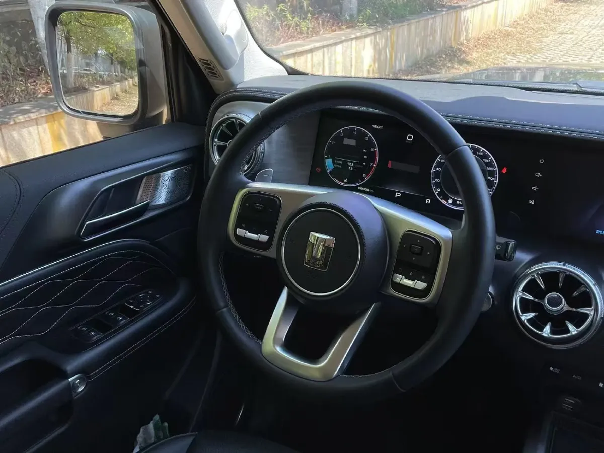 2021 Tank 300 2.0T 227HP L4 8AT,autocango,china used car exporter,china ev exporter,chinese used car exporter,chinese used ev exporter