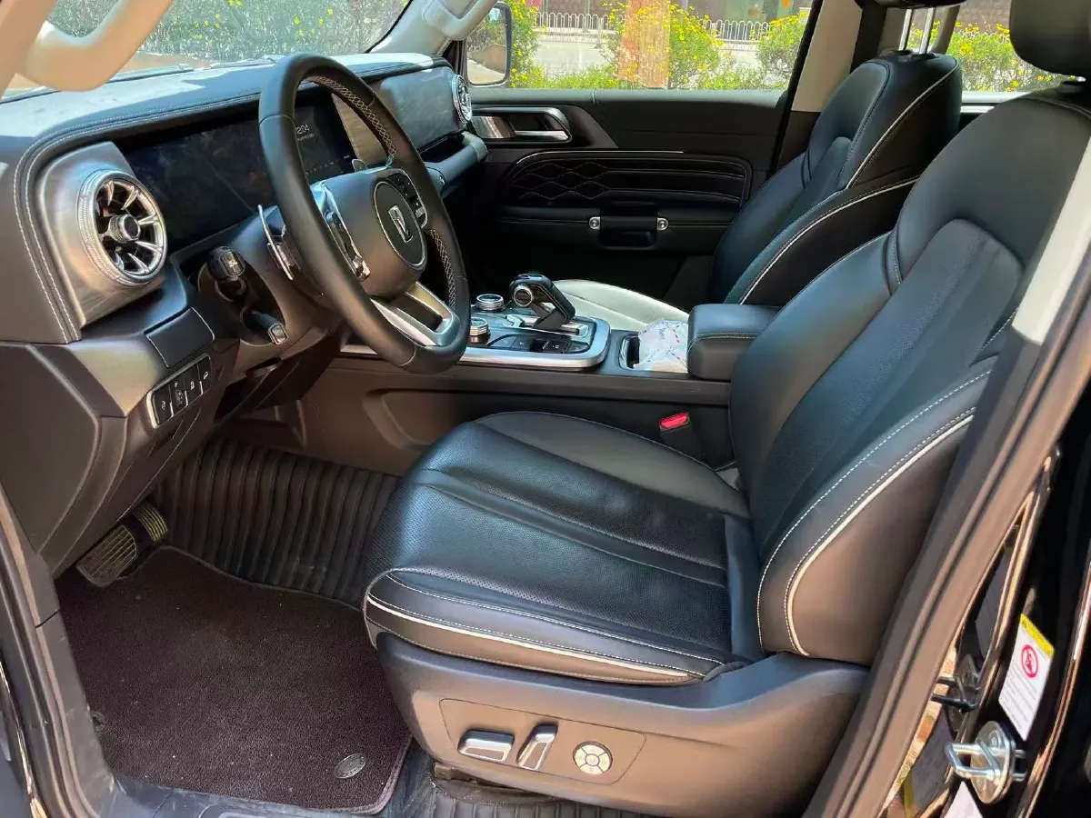 2021 Tank 300 2.0T 227HP L4 8AT,autocango,china used car exporter,china ev exporter,chinese used car exporter,chinese used ev exporter