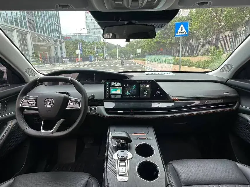 2021 ChangAn UNI-K 2.0T 233HP L4 8AT,autocango,china used car exporter,china ev exporter,chinese used car exporter,chinese used ev exporter