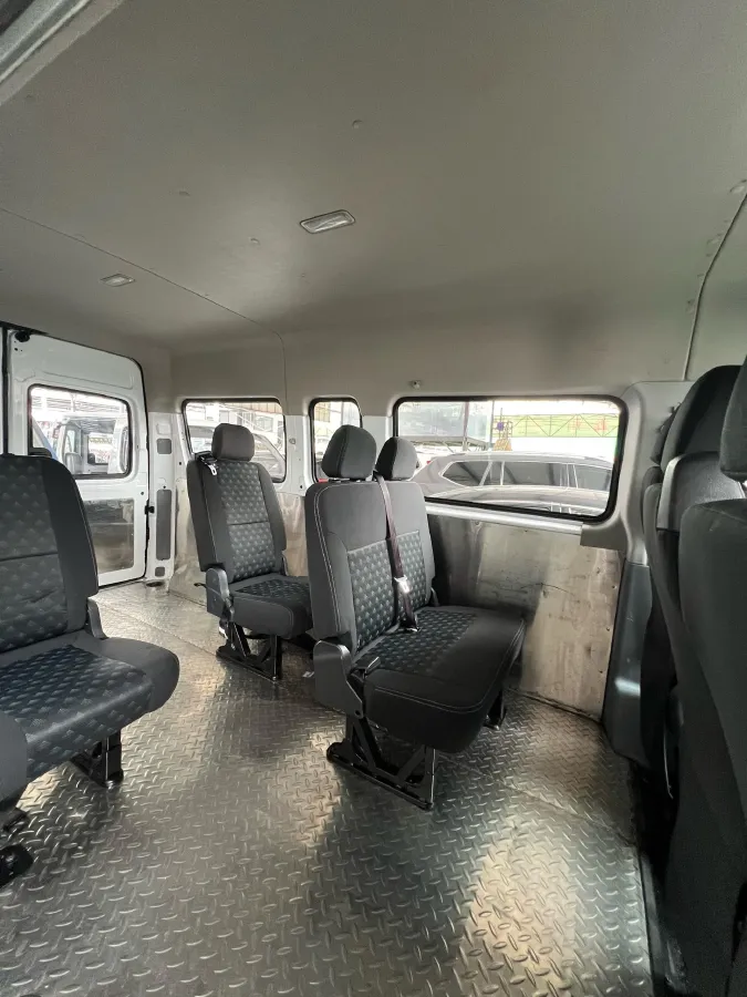 2021 MAXUS XinTu V80 2.0T 139HP L4 6MT,autocango,china used car exporter,china ev exporter,chinese used car exporter,chinese used ev exporter