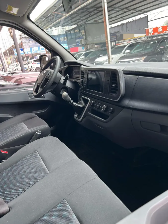 2021 MAXUS XinTu V80 2.0T 139HP L4 6MT,autocango,china used car exporter,china ev exporter,chinese used car exporter,chinese used ev exporter