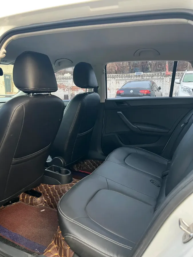 2018 Skoda Rapid Spaceback 1.4L 90HP L4 5MT,autocango,china used car exporter,china ev exporter,chinese used car exporter,chinese used ev exporter