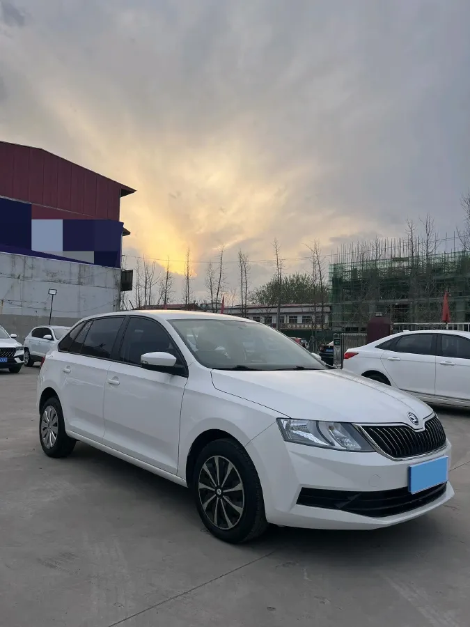 2018 Skoda Rapid Spaceback 1.4L 90HP L4 5MT,autocango,china used car exporter,china ev exporter,chinese used car exporter,chinese used ev exporter