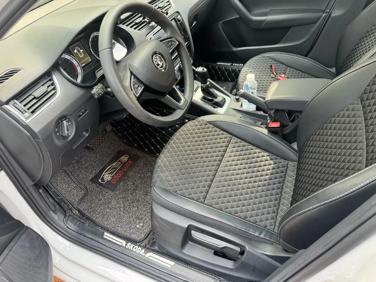 2019 Skoda Octavia 1.5L 116HP L4 6AT,autocango,china used car exporter,china ev exporter,chinese used car exporter,chinese used ev exporter