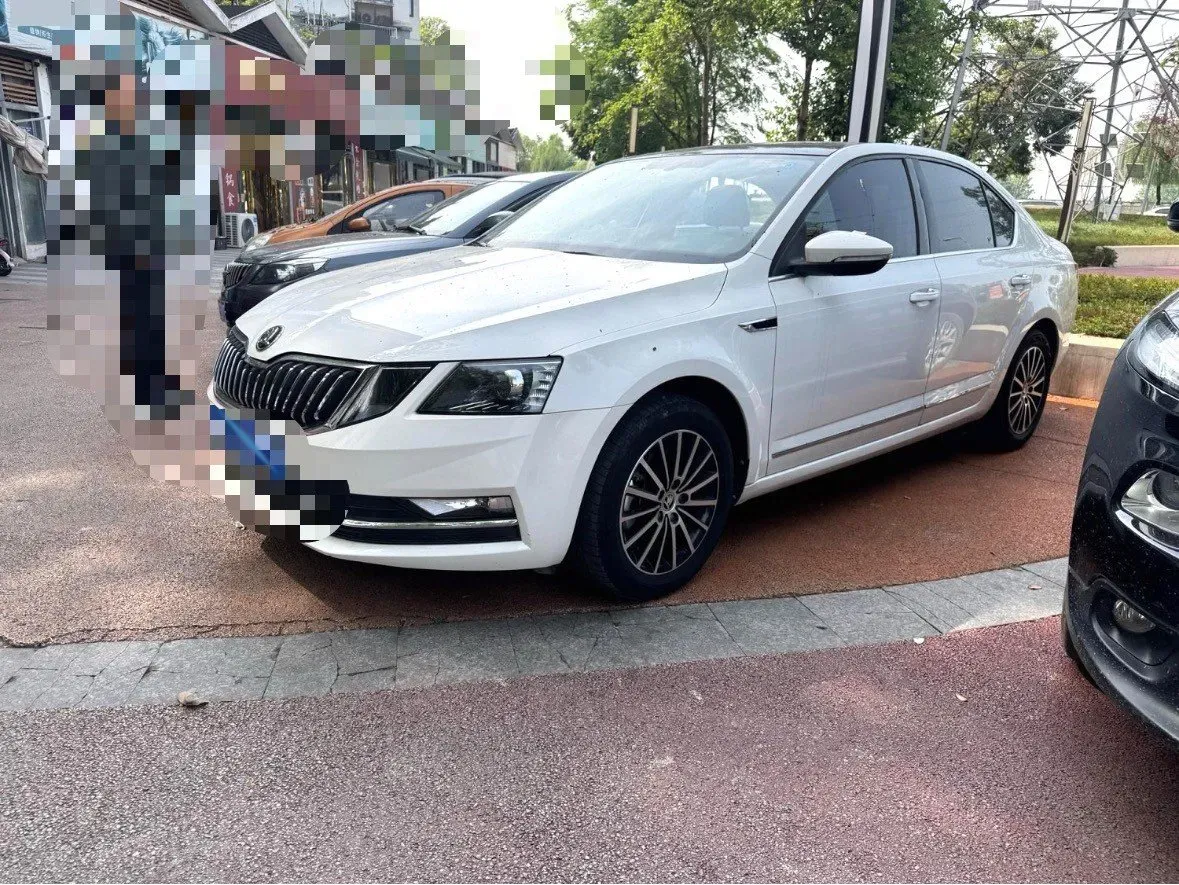 2019 Skoda Octavia 1.5L 116HP L4 6AT,autocango,china used car exporter,china ev exporter,chinese used car exporter,chinese used ev exporter