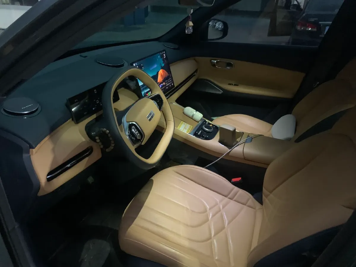 2025 LanDian E5 PLUS 1.5L 95HP L4 E-CVT PHEV 25KWH,autocango,china used car exporter,china ev exporter,chinese used car exporter,chinese used ev exporter