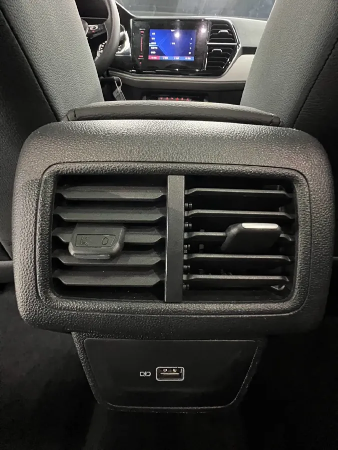 2023 Jetta VS7 1.4T 150HP L4 6AT,autocango,china used car exporter,china ev exporter,chinese used car exporter,chinese used ev exporter