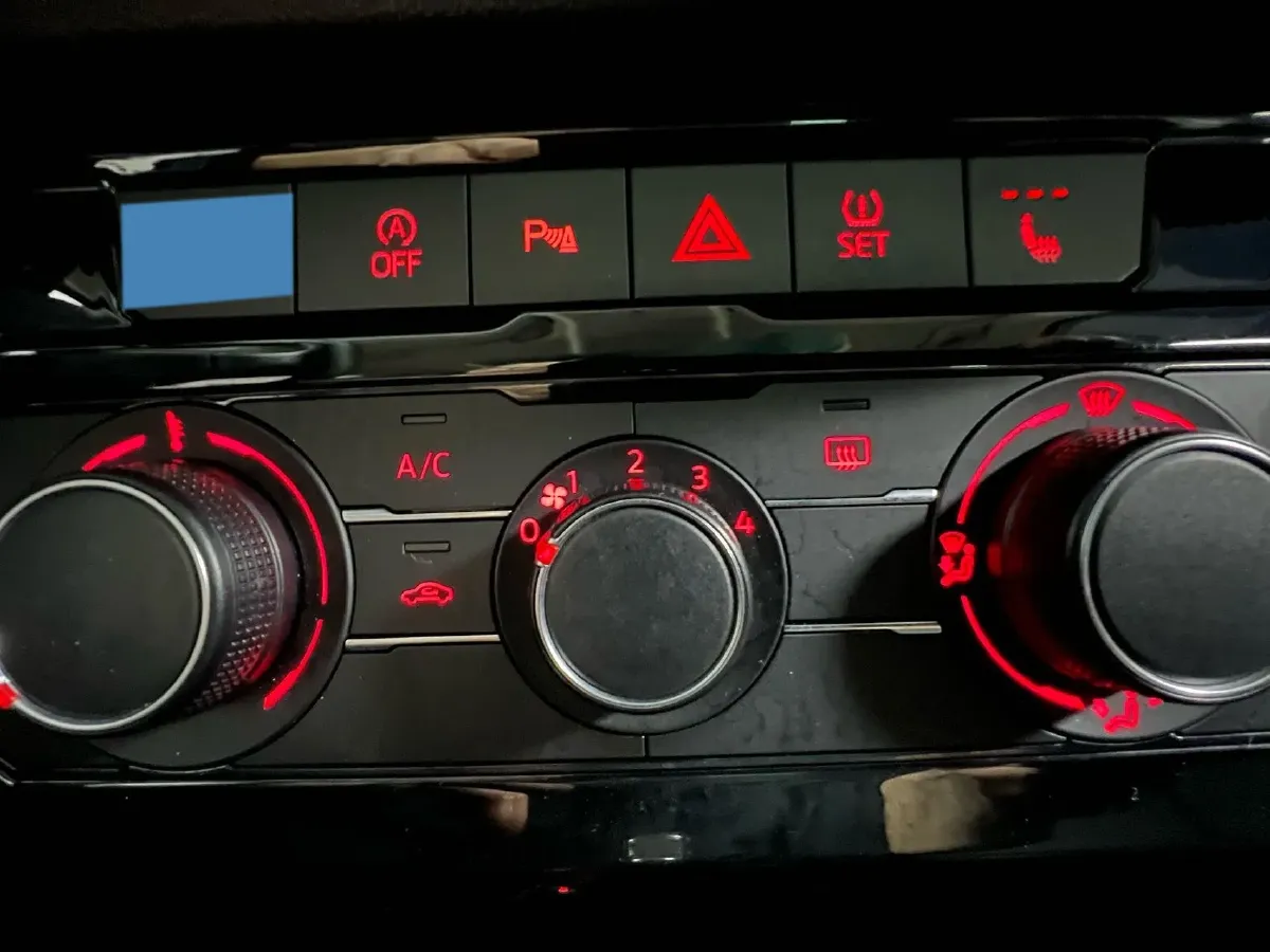 2023 Jetta VS7 1.4T 150HP L4 6AT,autocango,china used car exporter,china ev exporter,chinese used car exporter,chinese used ev exporter