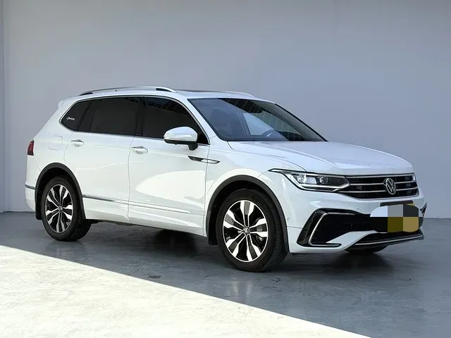2024 Volkswagen Tiguan L 2.0T 186HP L4 7DCT,autocango,china used car exporter,china ev exporter,chinese used car exporter,chinese used ev exporter