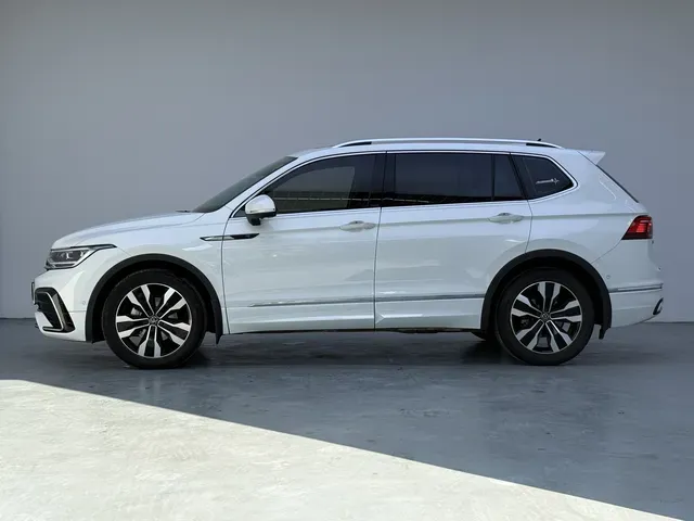 2024 Volkswagen Tiguan L 2.0T 186HP L4 7DCT,autocango,china used car exporter,china ev exporter,chinese used car exporter,chinese used ev exporter