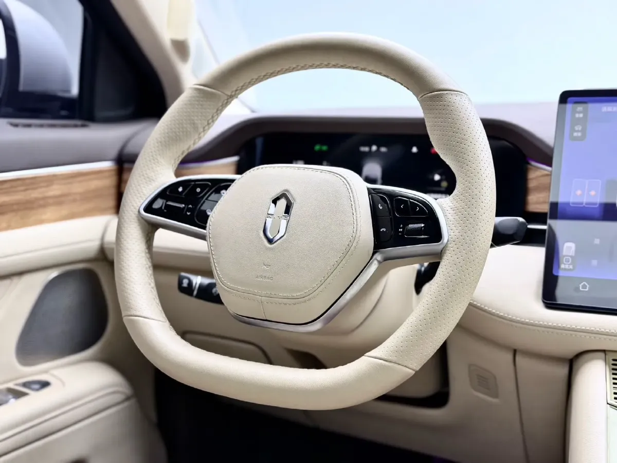 2024 AITO AITO M7 1.5T 152HP L4 REEV 40KWH,autocango,china used car exporter,china ev exporter,chinese used car exporter,chinese used ev exporter